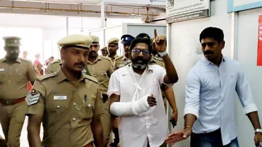 little_Savukku's tweet photo. 2021ல் இருந்து 2026 வரை நடுநிலை பத்திரிகையாளர்கள் வரிசையாக வரவும் செ__பால் அடிப்பேன் நீங்கள் என்னென்ன செய்தீர்கள் என்று மக்களுக்கு தெரியும் https://t.co/KKEugyT75c