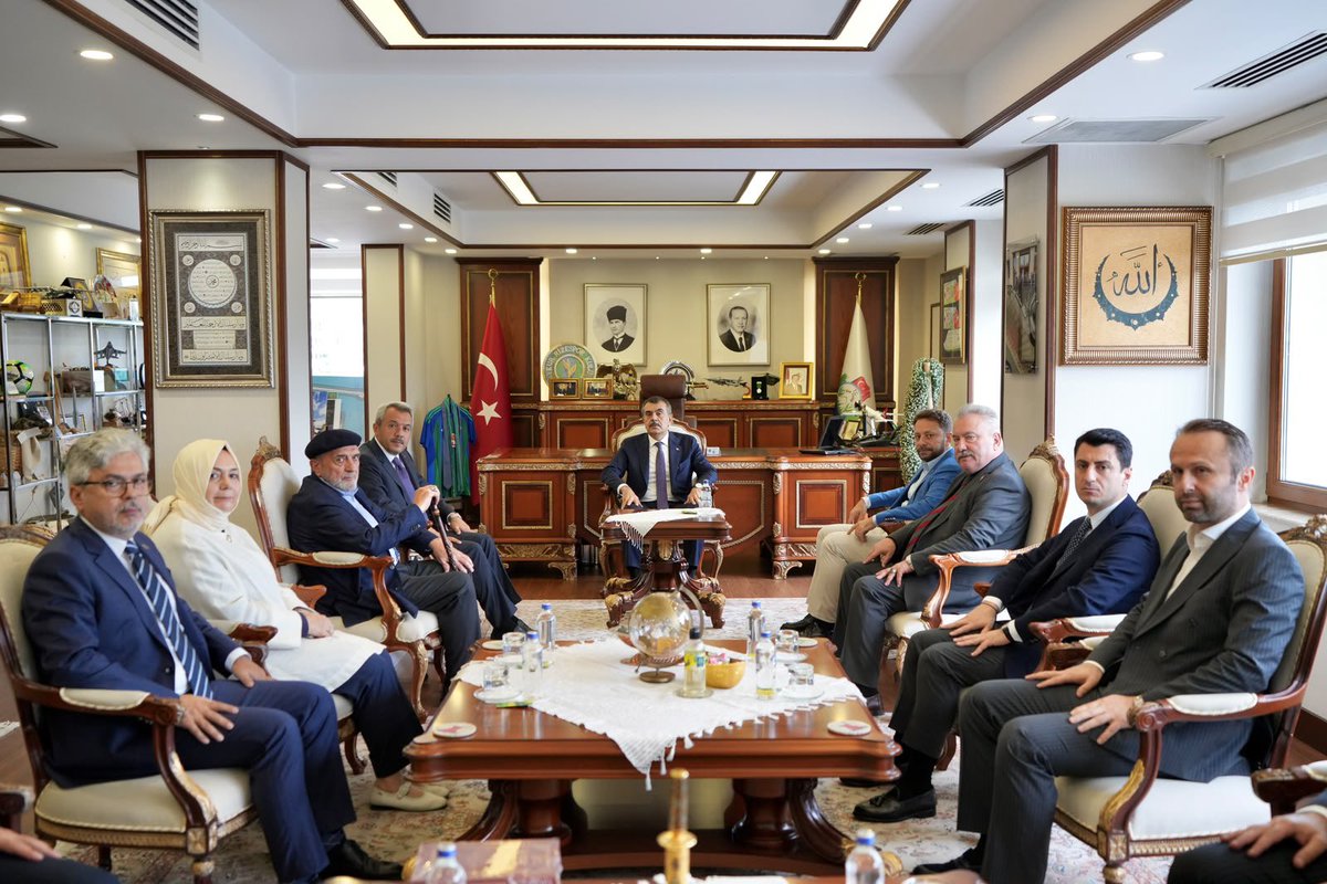 Yusuf__Tekin's tweet photo. 📍Rize

Rize Valiliğimizi ziyaret ederek kıymetli Valimiz Sayın İhsan Selim Baydaş ile ilimizde gerçekleştirdiğimiz çalışmaları değerlendirdik.

Konukseverliğinden ötürü kıymetli Valimize teşekkür ediyorum. https://t.co/2mdk1uZiR4