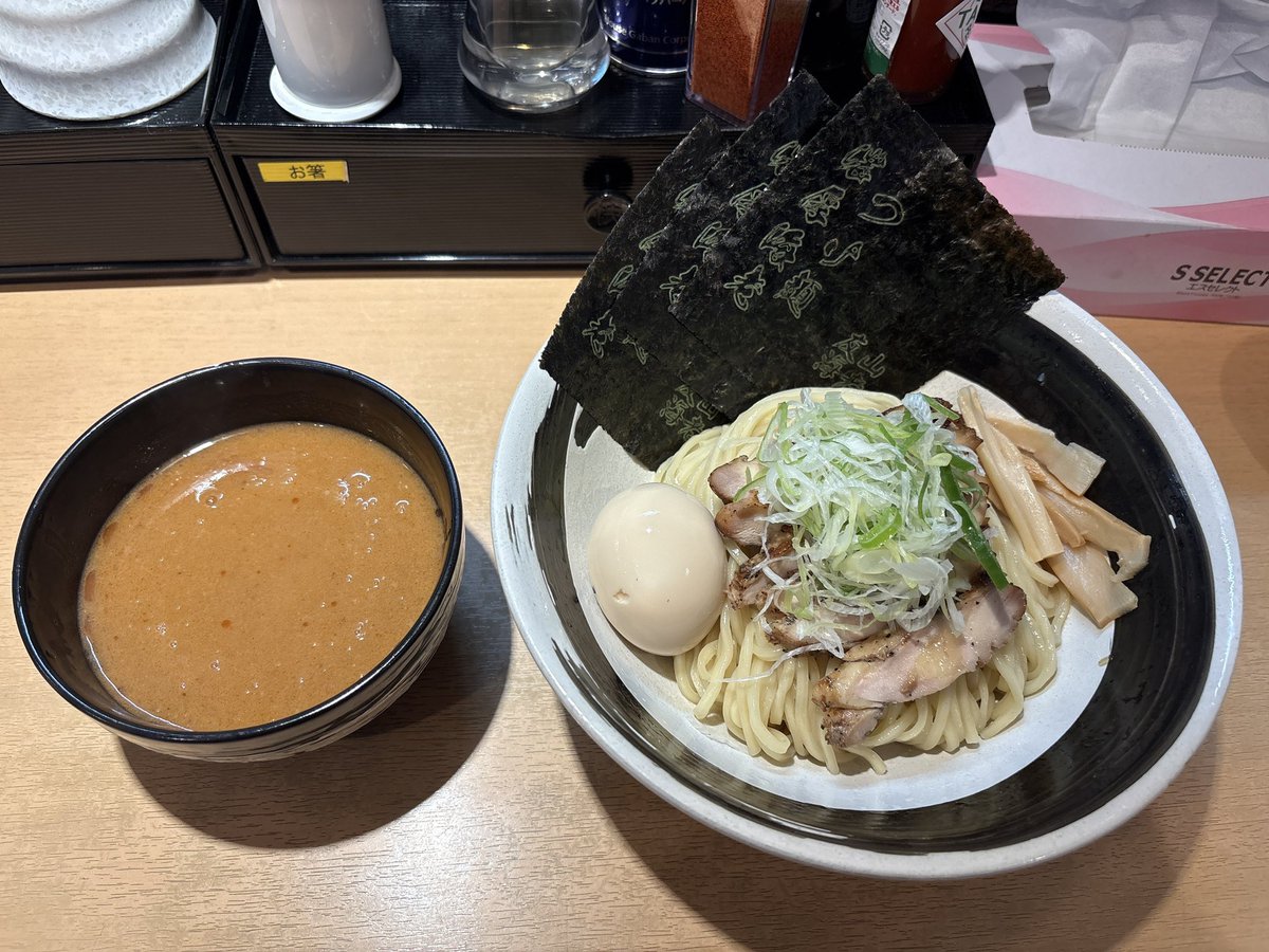 DtonightD's tweet photo. 6.30 水道橋
濃厚海老つけ麺ともやま https://t.co/RPbiq95zuE