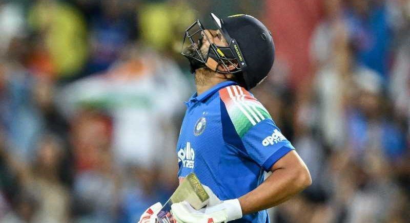 SrinathaBS4's tweet photo. @BCCI @GautamGambhir "Gautam Gambhir and Ajit Agarkar, I have one message for both of you: Rohit Sharma must play in the 2027 World Cup."Age just a Numbers https://t.co/KQElVC3chg