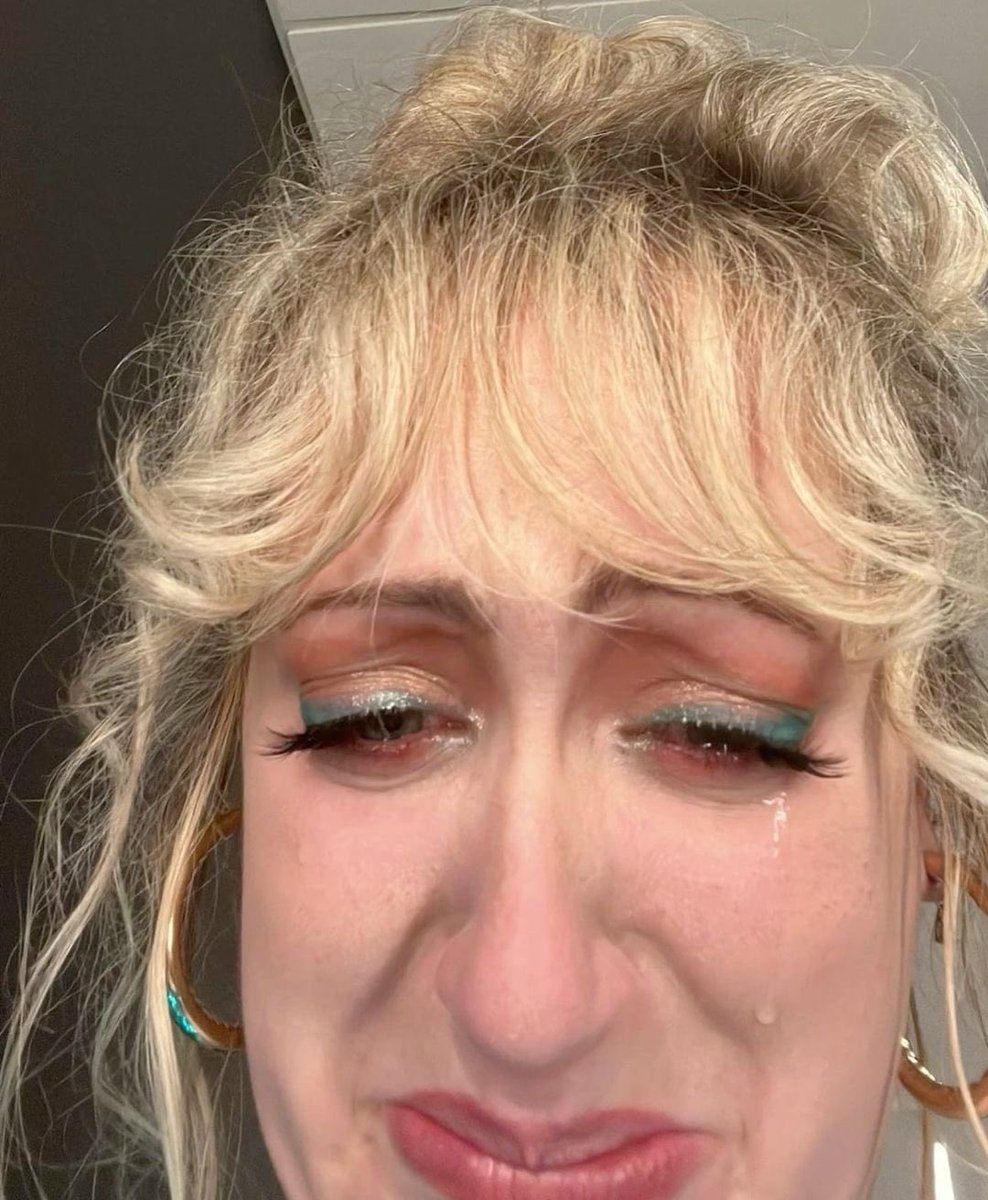mimi tweet media