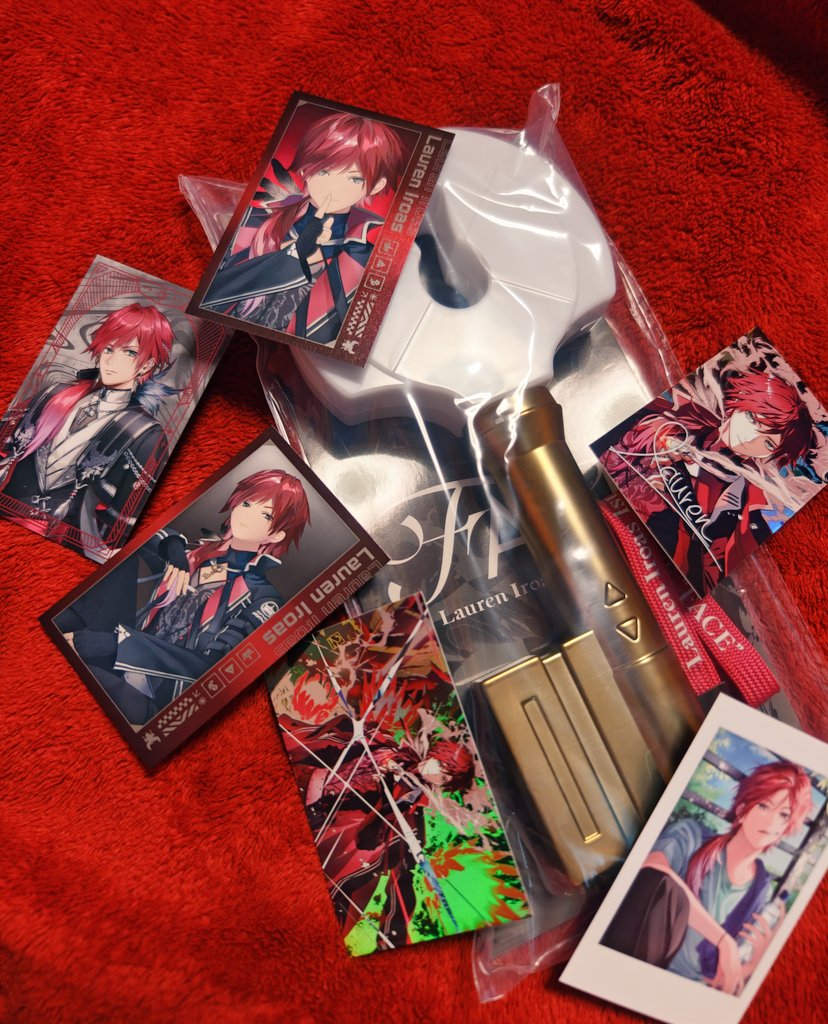 発送待ちだったグッズ達がここのところどんどん届いてる(○´ω
