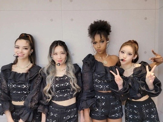 Game_donya's tweet photo. 1. k-pop 산업은 흑인을 배제하지 않고  아이돌로 만들어준다
2. 나타샤 인형은 중국에서 만들어진 인형으로 k-pop과 어떠한 연관이 없다

멍청이 https://t.co/h3ROEqTbxY