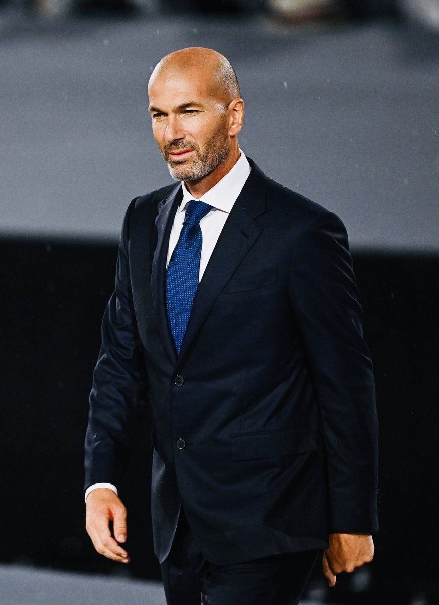 LMDFoot_'s tweet photo. 🚨 Zidane débutera son aventure sur le banc des Bleus le 25 septembre en Ligue des Nations avec 4 matchs en 11 jours et face à du lourd ! 🤯🇫🇷

25/09 : TURQUIE 🇹🇷  v   🇫🇷 𝗙𝗥𝗔𝗡𝗖𝗘
28/09 : BELGIQUE 🇧🇪  v   🇫🇷 𝗙𝗥𝗔𝗡𝗖𝗘
02/10 : 𝗙𝗥𝗔𝗡𝗖𝗘 🇫🇷  v  🇮🇹 ITALIE
05/10 : 𝗙𝗥𝗔𝗡𝗖𝗘 🇫🇷  v  🇧🇪 BELGIQUE

Et gros clin d’œil de l’histoire, il fera ses débuts à la maison face à l’Italie au Stade de France 👀