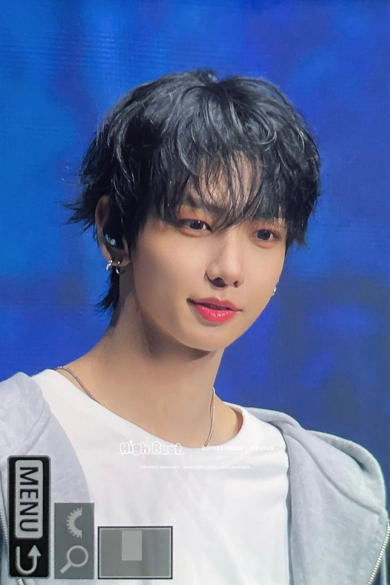 HighBeat1204's tweet photo. 260717 사첵 https://t.co/1g2PRpEGH8