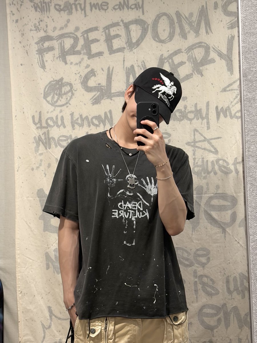 🦊 tweet media