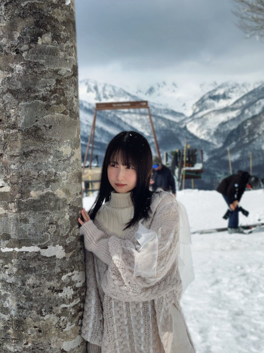 kana_hanaiwa's tweet photo. 10/17（土）『magmabooksマグマブックス
』さんにて、#花岩香奈1st写真集 発売記念お渡し会の追加開催が決定しました！🎉

とっても嬉しいです！本日から申し込み開始しておりますので、気になる方はチェックしてみてください！（今回は抽選制です！）

今日はオフショットを載せてみますね😉 https://t.co/iQZDTS9LLv