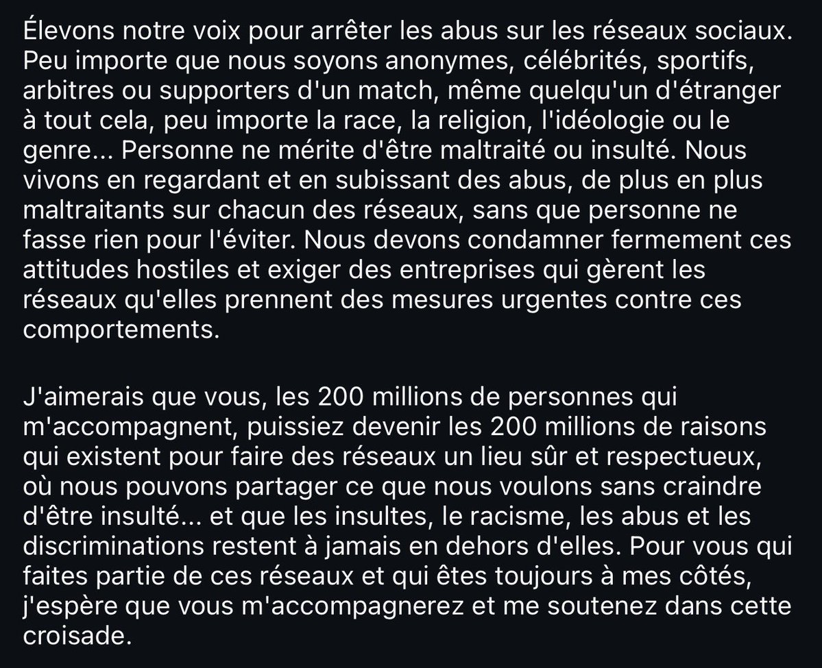 Msn_sis0's tweet photo. Je viens d’apprendre que Messi, au lieu de célébrer ses 200 millions d’abonnés sur Instagram, il a préféré publier un message pour parler du racisme dans le monde.

Comment peut-on encore le traiter de raciste ?… https://t.co/o1QoqJbVEF