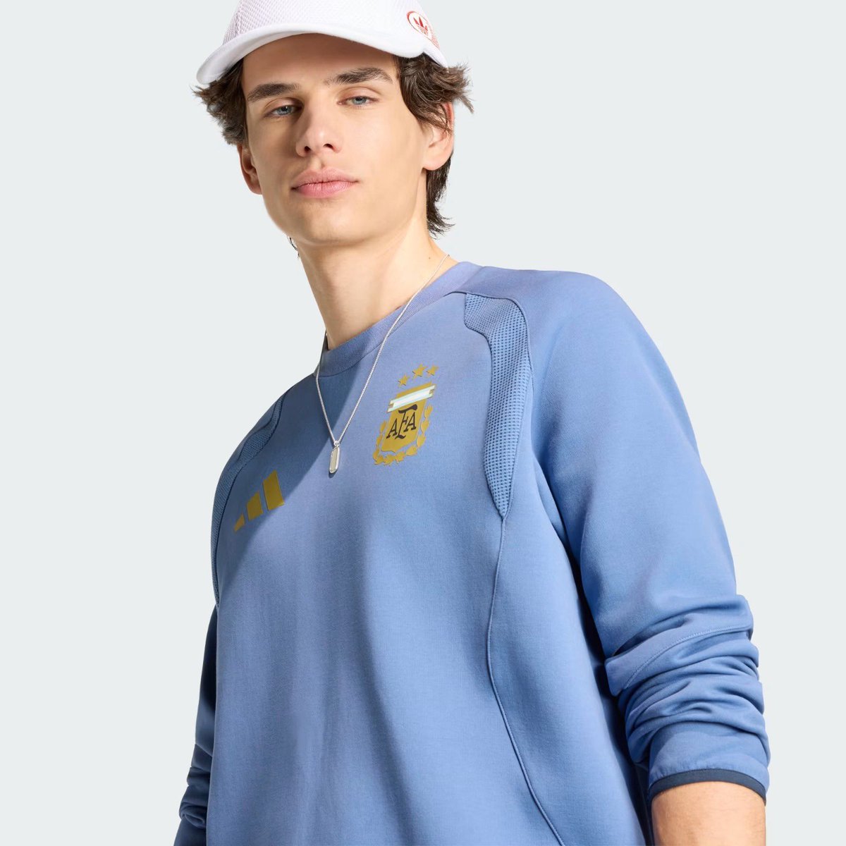 SANTIAGODELMORO's tweet photo. VAMOS ARGENTINA ARRIBA!!! Buen VIERNES 17 DE JULIO 📻 #ElClubDelMoro hasta las 10. Regalamos CAMISETAS TITULARES, BUZOS & REMERAS DE LA SELECCIÓN 🇦🇷 Además BICICLETAS TOPMEGA con las tres estrellas 🚲 + órdenes de compra 🍀 🍀  #ElClubDelMoro en FM99.9  @la100fm La 💯 YouTube https://t.co/dLgtj2OzhM