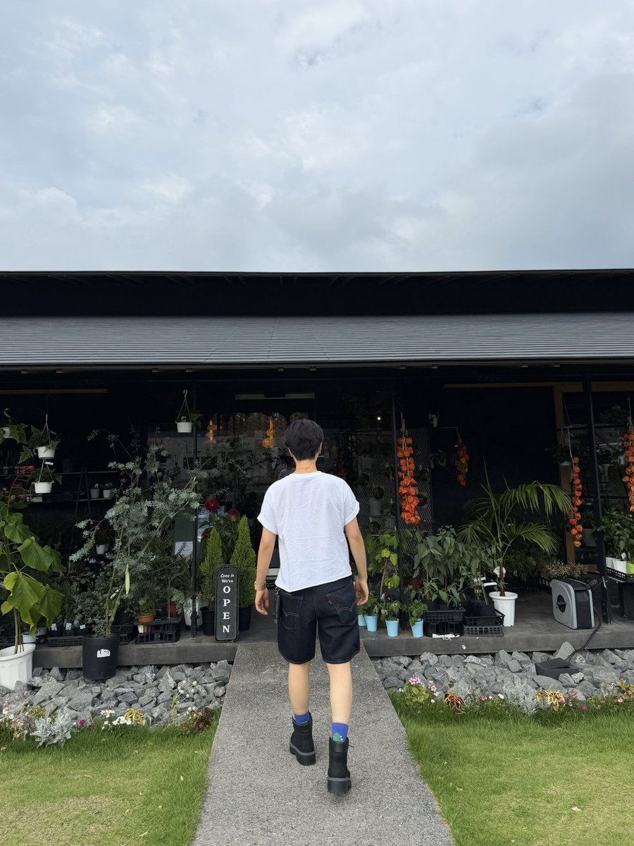 mru_i07's tweet photo. カーネーションもらった https://t.co/TrQZpO7ZCq