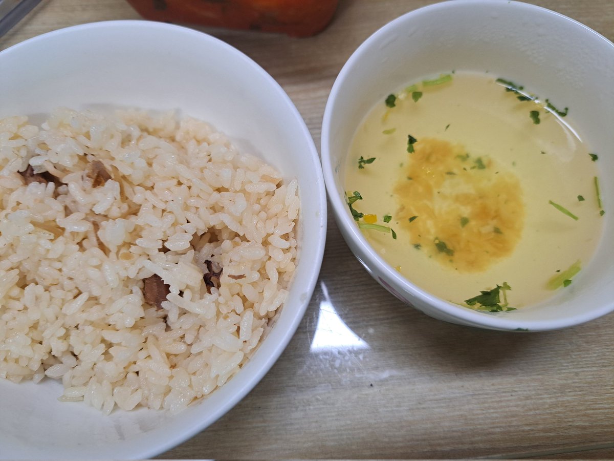 skylemonlove's tweet photo. 문어 솥밥
도미국 (오스이모노)
이 거 맞아요?...ㅋ https://t.co/FAEbGDQAZz