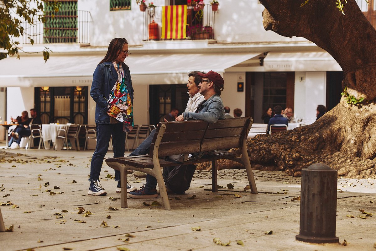 salabeckett's tweet photo. LES DISTÀNCIES de Mercè Sarrias
Direcció: Philippe Soldevila

Què passa quan la vellesa o la malaltia afecten a qui la vida ha portat a viure lluny dels éssers estimats? 

👉Una obra que reuneix creadors del Quebec i Catalunya.

📍Del 20/01 al 14/02/2027

https://t.co/iakRoi4P9H https://t.co/Vsn8aIWwhK