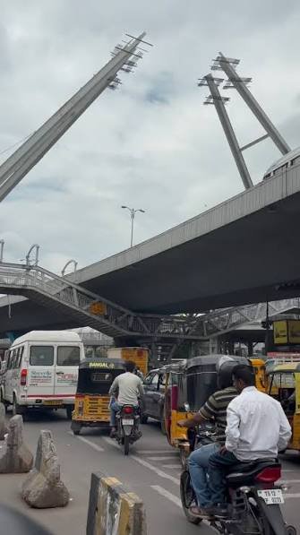 yenamandra's tweet photo. @IndianTechGuide These are from #Hyderabad #Mehdipatnam #Skywalk ... Maybe something like this getting shaped. https://t.co/4pEPfct14e