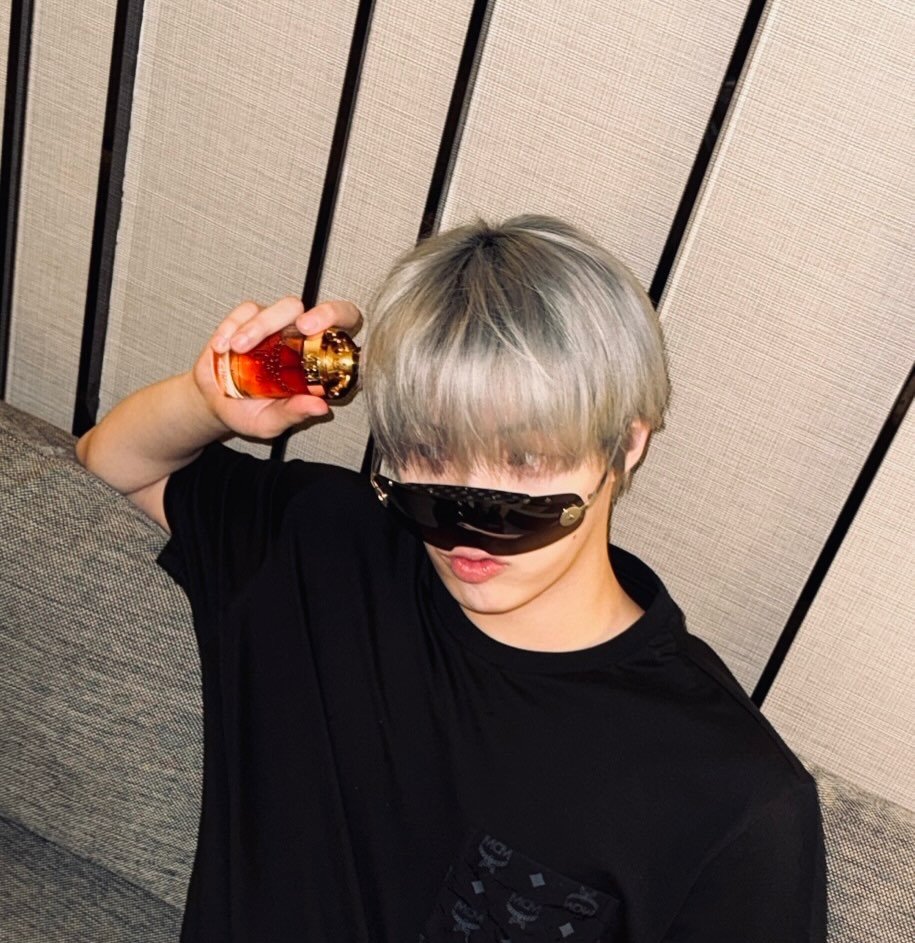 QCr5_NFrg's tweet photo. 려님 new 모리색이 딱 얼마전 솜군 머리잖아...미치겠다 진짜 1등 믱티스야 그의 모든 것을 송민수하시네... https://t.co/GQTL8ixUow