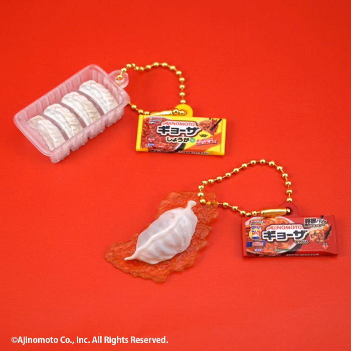 iza_gyoza's tweet photo. 【新商品のお知らせ】
あの大人気商品が、な、な、な、なんと！！！
カプセルトイになって発売決定！ｲｪｰｲ！

1回400円。
あれ、このカプセルトイ、、、実際の食品のお値段以上のような…！？(@_@)

カプセルトイの販売店舗はツリーからご覧ください★
ワタシも全国お店回って探すぞー＼(^o^)／ https://t.co/68W1SXlV0j