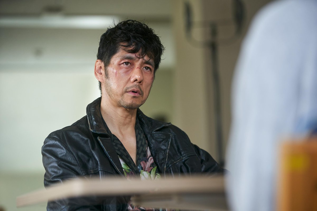 tokizan_movie's tweet photo. ⦅ 映画『#時には懺悔を』 𝐜𝐡𝐚𝐫𝐚𝐜𝐭𝐞𝐫.𝟏 ⦆

✧佐竹三雄／#西島秀俊

一匹狼の独立探偵。
息子を数年前に亡くし、自責の念を抱きつつも、
不器用でひねくれた性格から酒に逃げて前に進めずにいる。

8/28(金) 全国公開🎬 https://t.co/AaSWIICjqs