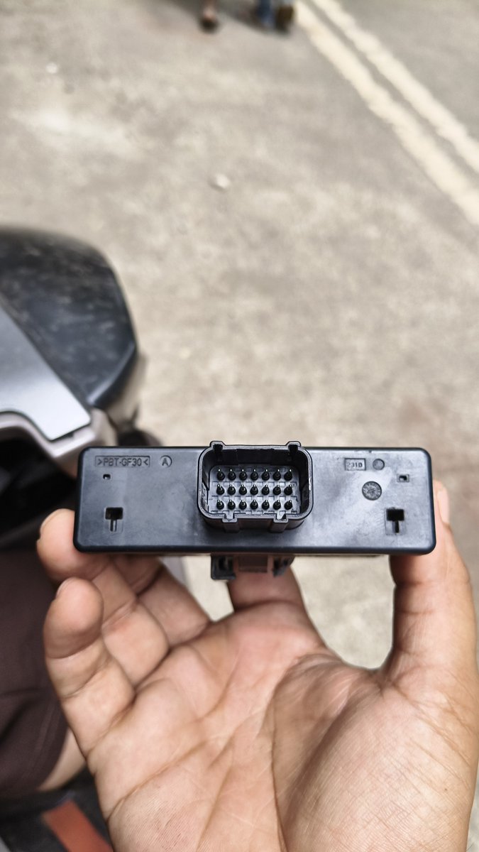 Kausar1212's tweet photo. Dear Honda I had purchased Activa h smart model bud the pare parts is not available since one month and my activa is in service tre in nexgem jhaveri in kurla facing this part issue not available in Mumbai any where plz help
@honda2wheelerin https://t.co/ZJd5WwaMOK