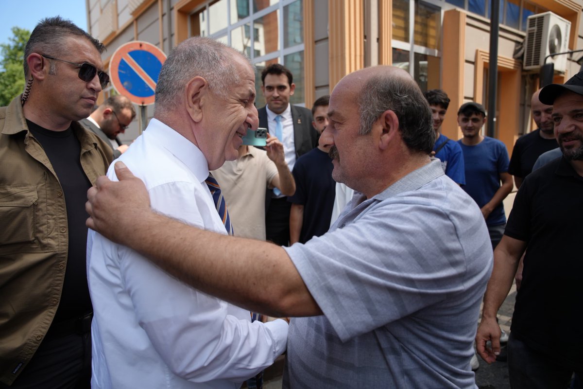 zaferpartisi's tweet photo. Genel Başkanımız Prof. Dr. Ümit Özdağ ve beraberindeki parti heyetimiz, Vakfıkebir İlçe Başkanlığımızın açılışını gerçekleştirdi.

Yeni ilçe başkanlığımızın Vakfıkebir’e, partimize ve ülkemize hayırlı olmasını dileriz. @umitozdag https://t.co/CbuP4JFvQD