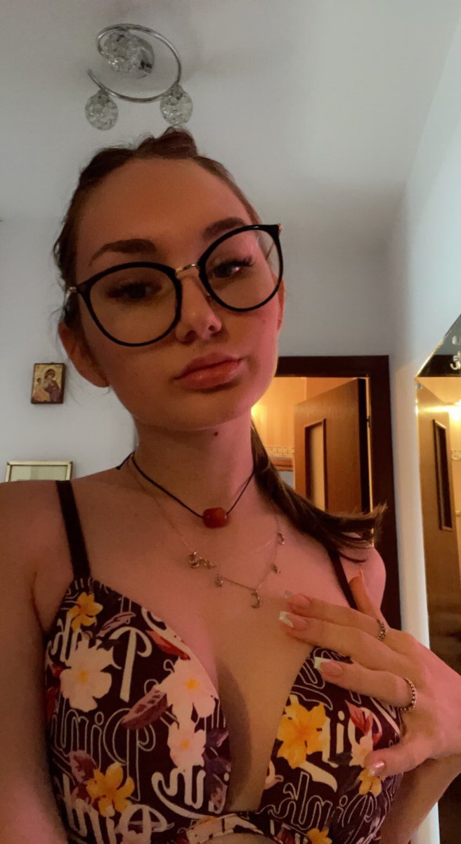 DiannyRochell's tweet photo. It’s weekend, let do meetup daddy 😺💦🔥🥵 https://t.co/QxTdxrw8nb