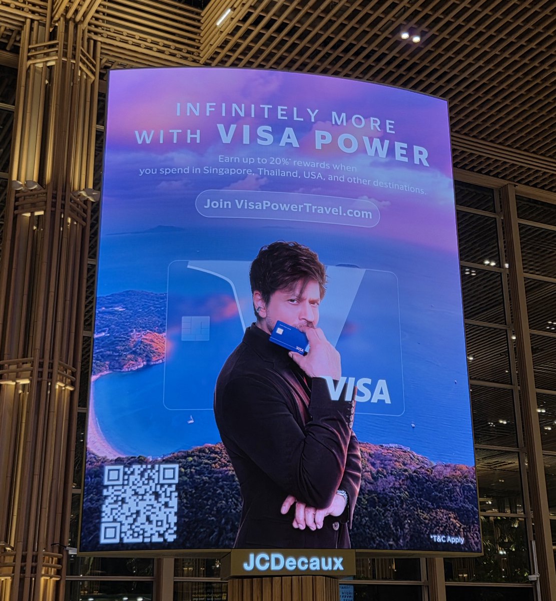 acco_mix's tweet photo. 空港でシャー様がお見送り🥰
帰りたくなくなるよー！
#acco_Bangalore https://t.co/8xiXnkScrV