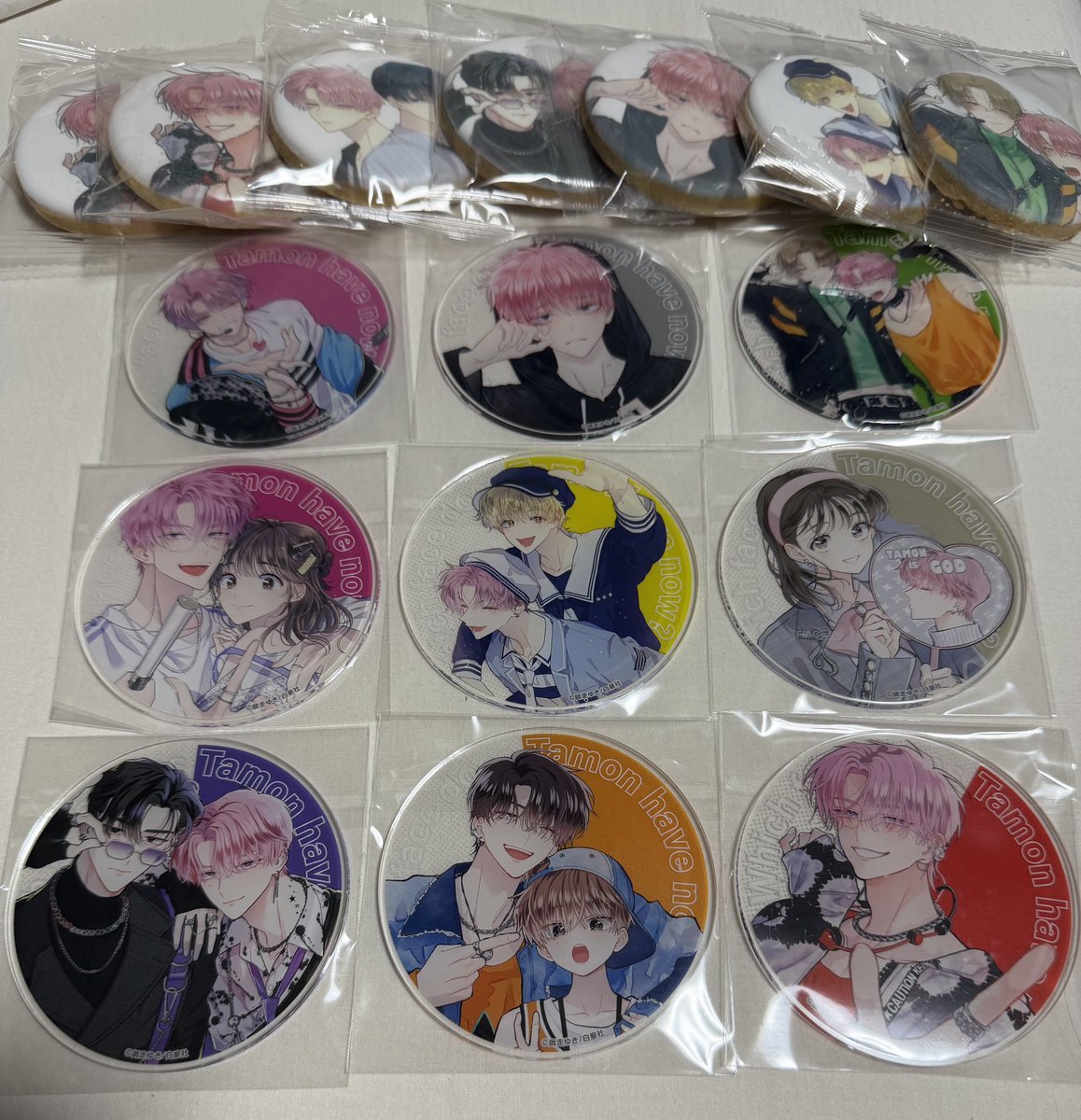 miffa_nuna's tweet photo. 多聞くんグラッテのアクコは、なんとか被りまくったものを交換していただき、ジメ原さんはメルカリで買って、ラスト桜利くんが揃えばフルコンプまできました〜次はもう絶対店舗で予約する、、🥲クッキーすらなかった時期が長かったから焦ってオンラインで買って痛い目見ました🫩 https://t.co/42Z75cjdPw