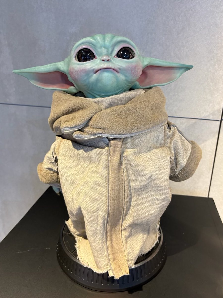 SHIBUYATSUTAYA's tweet photo. 【SHIBUYA TSUTAYA B1F】
STAR WARS POP-UP STORE by SHIBUYA TSUTAYAは7/16（木）で終了致しましたが、7/18（土）〜MARVEL POP-UP STORE（B1F）の一部区画にて装い新たに展開いたします📣
ご要望が多かった #マンダロリアンアンドグローグー のスタチューも継続展開決定‼️
新たに #グローグー もやって来ました✨

お近くにお越しの際はぜひお立ち寄りください🎶
#スターウォーズ #SHIBUYATSUTAYA