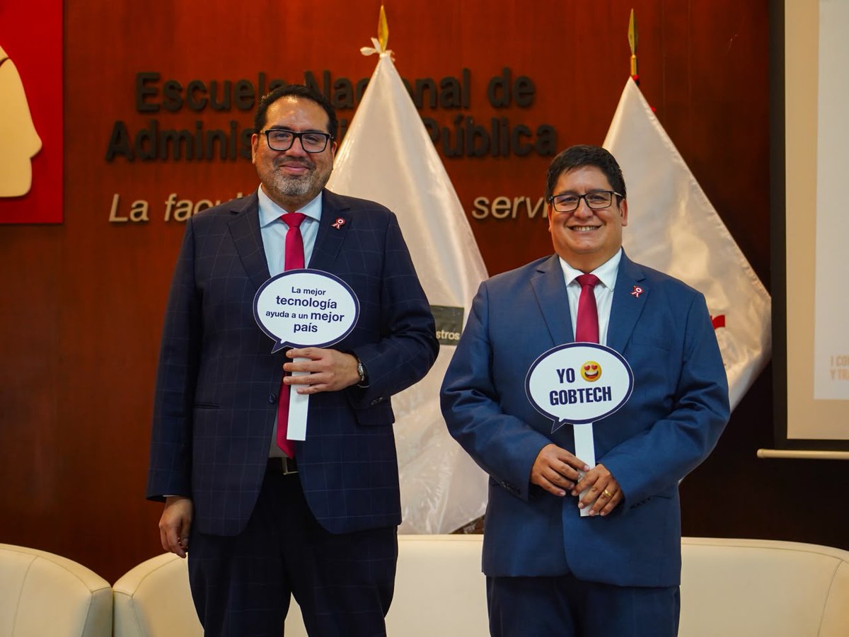 pcmperu's tweet photo. Durante la jornada se promovió el uso responsable de la inteligencia artificial, el aprovechamiento estratégico de los datos y la mejora de los servicios digitales para simplificar trámites, optimizar la gestión pública y brindar una mejor atención a la ciudadanía y las empresas. https://t.co/4ucnphP451