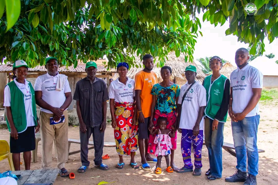 GoGreenGOEHSI's tweet photo. Peace is built before conflict begins. In Tse-Akpuku and Ugbugh communities, Community Peace Committees are actively mediating disputes and addressing tensions early,sometimes meeting up to 6 times in a month. Strong local ownership is what makes peace sustainable. #AIPASD https://t.co/7YKLDCx2Mf