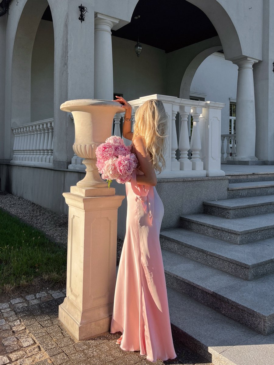 _Katarzyna5299's tweet photo. May your smile be as radiant as a flower, may your life be joyful and interesting, and may you live each day the way you want. https://t.co/vIStWMjTm8
