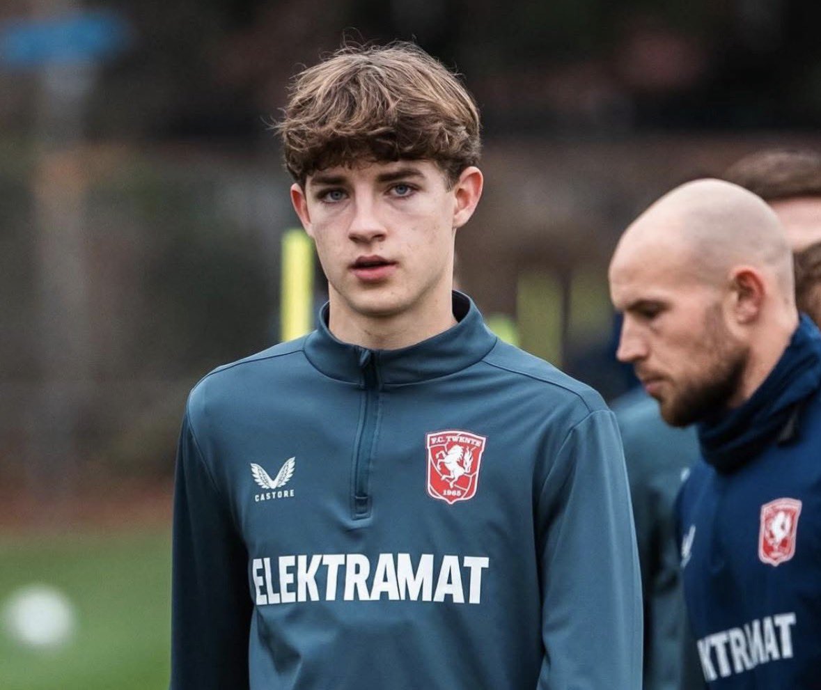 CubarsiXtra_'s tweet photo. 🚨🗣️ Ruud Nijstad : « Jouer au FC Barcelone et 𝗙𝗢𝗥𝗠𝗘𝗥 𝗨𝗡 𝗗𝗨𝗢 𝗔𝗩𝗘𝗖 𝗣𝗔𝗨 𝗖𝗨𝗕𝗔𝗥𝗦Í serait, bien sûr, l'objectif ultime. » 🤩💫 https://t.co/hYTSOaZC7g