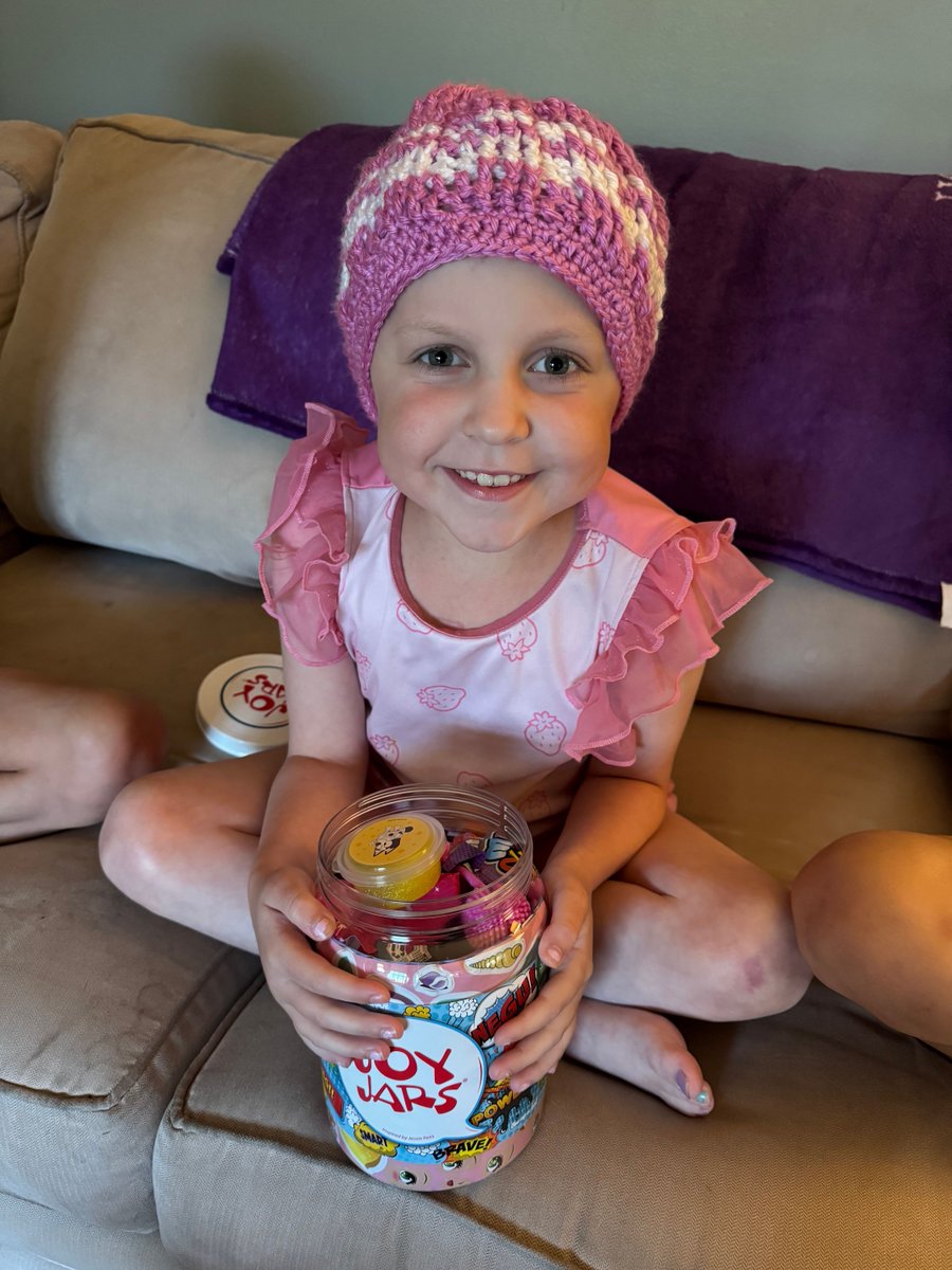 TeamNEGU's tweet photo. Sweet Claire, 7, is bravely battling leukemia. π She looks adorable in the beanie lovingly made by a NEGU volunteer. Every stitch shows she's surrounded by a community that believes in her. Leave messages of love, hope, and encouragement to remind Claire to NEGU! #NEGU #JoyJars https://t.co/qh5E9MLeTu