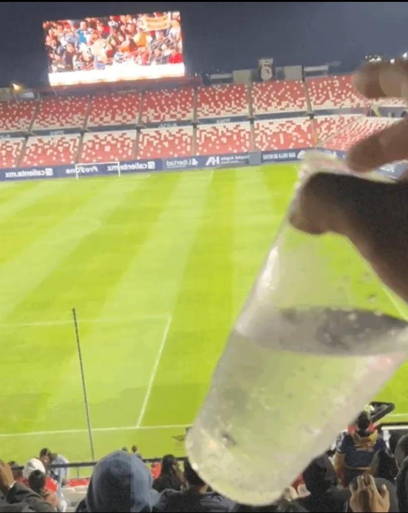 edgar_quistian's tweet photo. @drinkfitzer @AtletideSanLuis Vamos atlético está noche ganamos https://t.co/ZDtImyEhSY