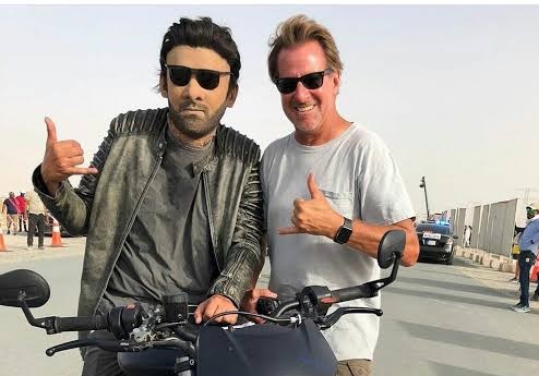 ManchiDonga's tweet photo. B2B 1000cr kodatham with Saaho

Love story tho 1000cr kodatham with Radheshyam

Adhipurush tho 1000cr kodatham

Salaar tho 1000cr kodatham

Maruthi ki 1000cr ishtunnam

Vallu Anni cinema la ki idhe vaagudu okka Kalki click ayindante adhi mythology reason valla https://t.co/Y7NxLyBtAq