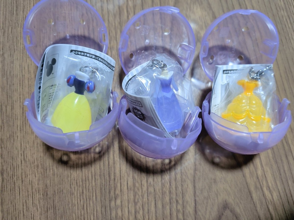 1214_rrrr's tweet photo. ディズニープリンセス　コスチューム　めじるしアクセサリー　交換
譲→白雪姫、ベル、オーロラ姫
求→ラプンツェル

基本郵送ですが25日のみ大阪（梅田）手渡し可です🙆
ピンポイントで難しいと思いますがよろしくお願いいたします🙇 https://t.co/x38TOMPhEq