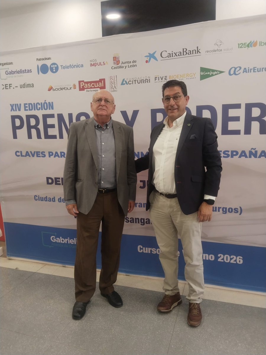 FsieValladolid's tweet photo. @fsiecl asiste a las jornadas tituladas "prensa y poder" ,celebradas en Aranda de Duero y organizado por los HH."Gabrielistas". @CiudadEducacion  Acudió al evento @alferma1 @jcyl @educacyl @MariaPardo2706 @chemagasa @angelarias3000 #educacion #privada #concertada #cyl #aranda https://t.co/Xpo5K3N09T