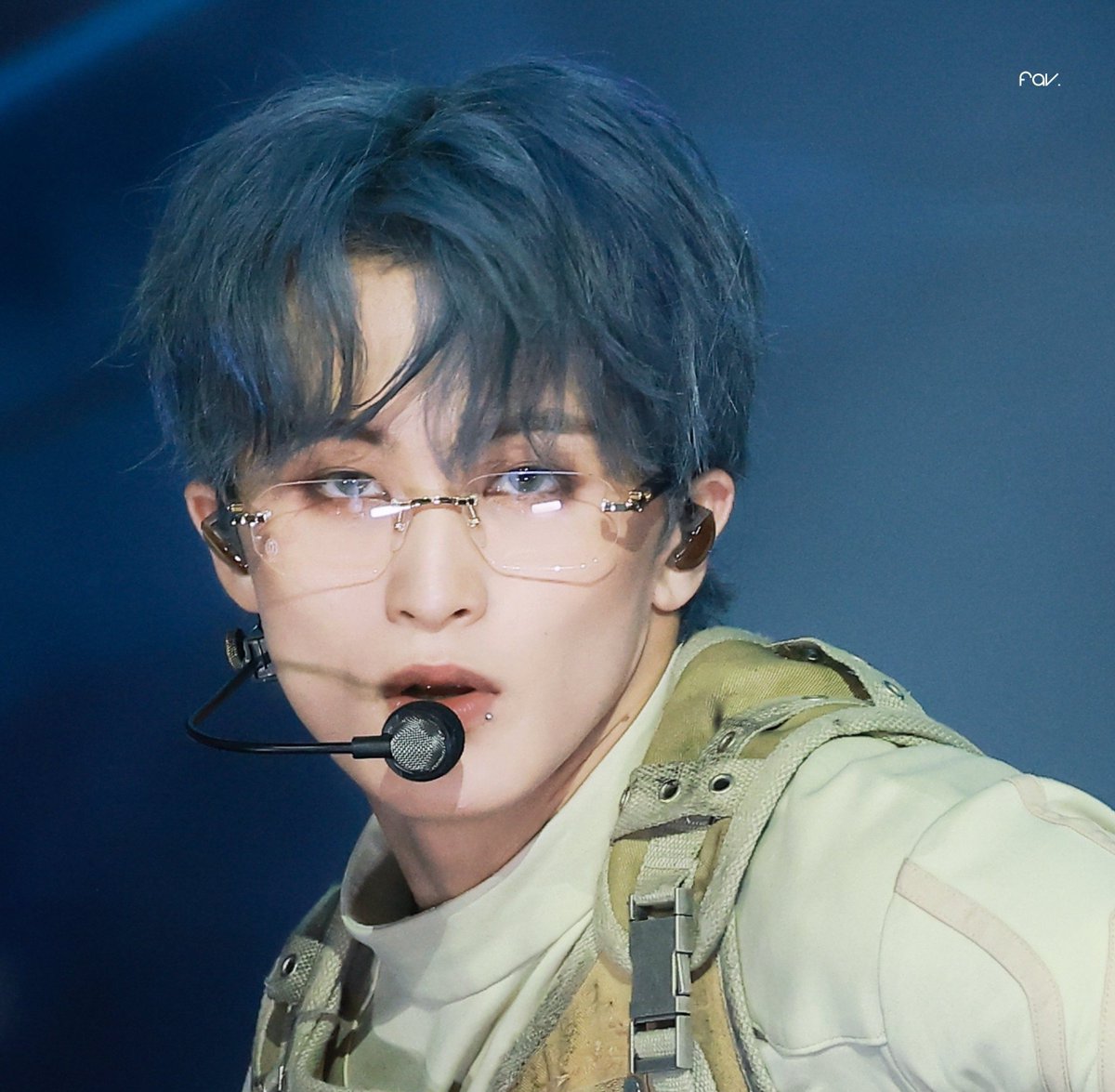 kuemahae's tweet photo. 🐯👓🐻 https://t.co/1XEG317OEy