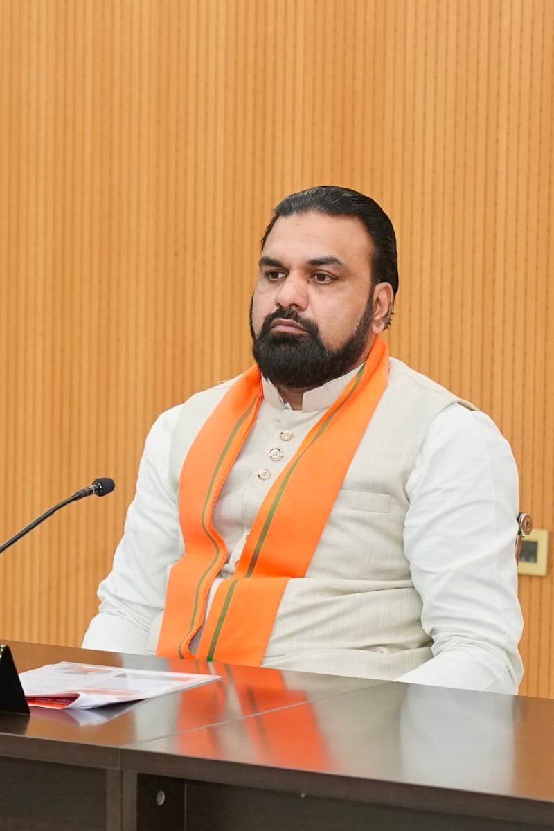 IPRDBihar's tweet photo. माननीय प्रधानमंत्री श्री नरेन्द्र मोदी जी ने आज वीडियो कॉन्फ्रेंसिंग के माध्यम से अमृत भारत स्टेशन योजना के अंतर्गत देशभर के 75 पुनर्विकसित रेलवे स्टेशनों का लोकार्पण किया। इस अवसर पर माननीय मुख्यमंत्री श्री सम्राट चौधरी जी लोक सेवक आवास स्थित 'स���कल्प सभागार' से कार्यक्रम में वीडियो कॉन्फ्रेंसिंग के माध्यम से शामिल हुए।

@samrat4bjp