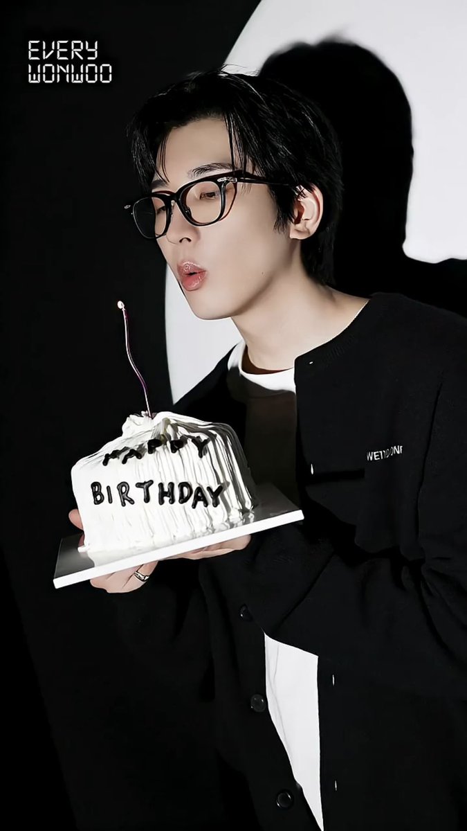 allmilove's tweet photo. Kalo ini dokwon waktu dikasih surprise, cantik elegan, dan rapih banget vibesnya 🥰❤️ https://t.co/EAgIttvsDV