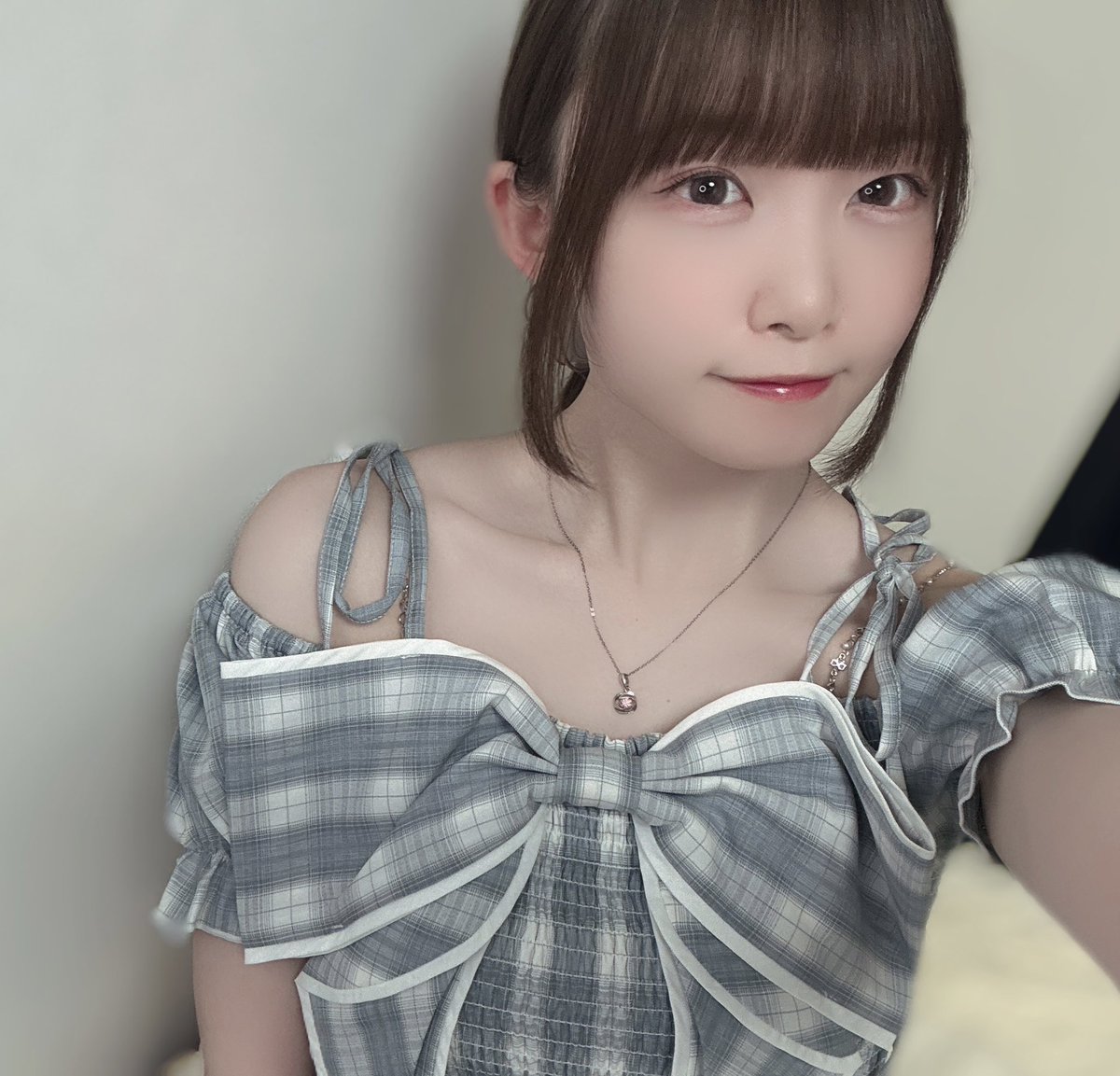 arityan0524's tweet photo. 配信ありがとうございました(❁ᴗ͈ˬᴗ͈)
昨日の自撮りです🙇‍♀️
でかリボンかわいいでしょ〜

明日はライブ！！！よろしくねん✊🏻 ̖́- https://t.co/AlvN6QlEXS