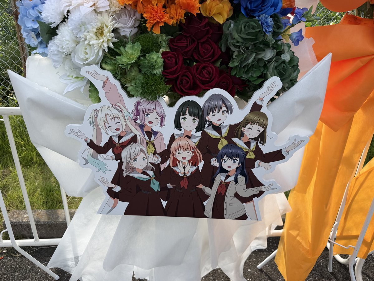 luminous1502's tweet photo. こちらのお花は「親切なお花屋さん」様経由で「花空間うさぎ」様にお作りいただきました！大変ありがとうございました🙇 https://t.co/UXD05u1l1x