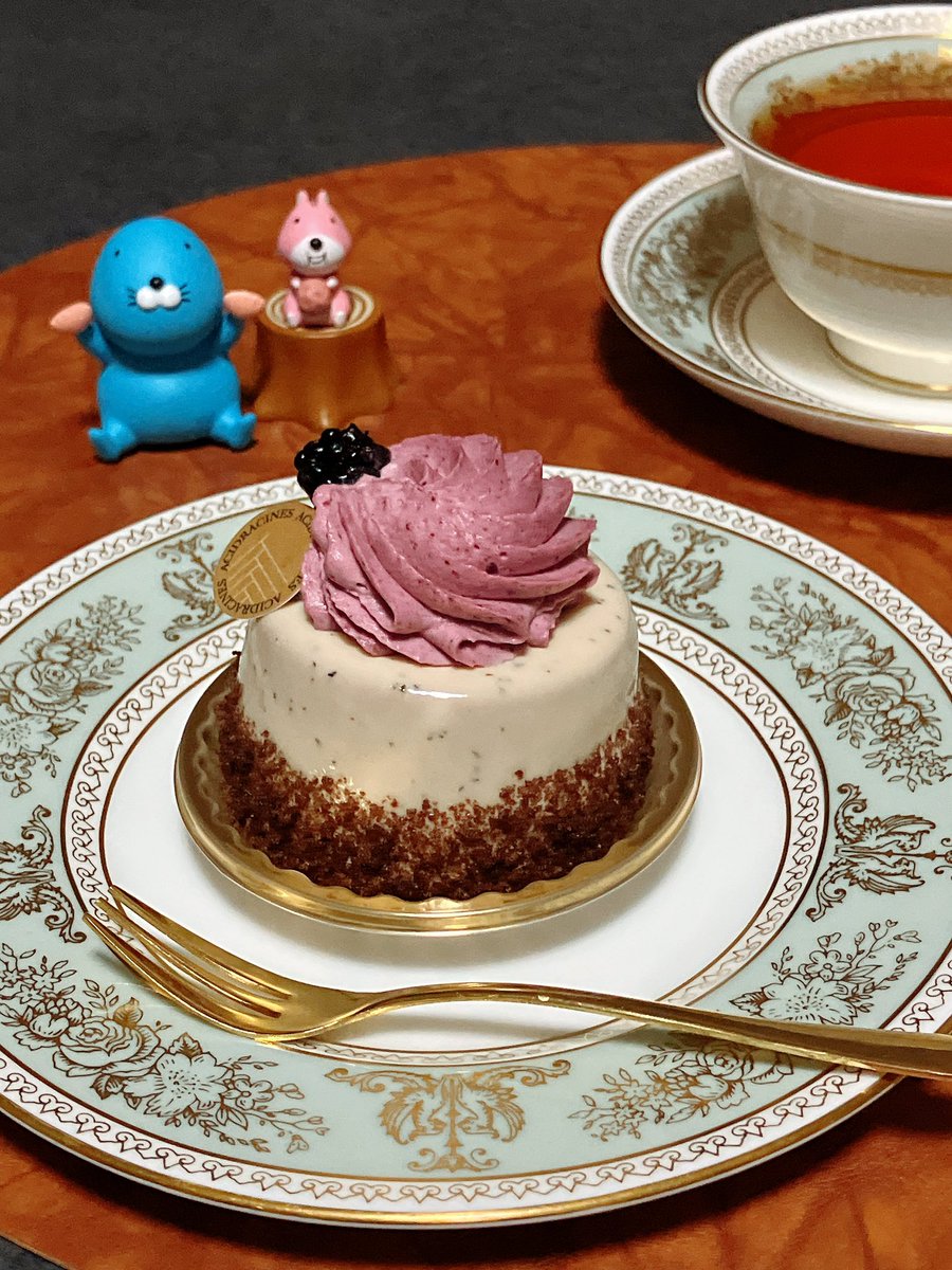 kibikaz's tweet photo. アシッドラシーヌ/リュウール

チョコとアールグレイのムース
キャラメルのクリーム
ミュールのソース、ミュールのシャンティ

これもめっっっっちゃ好みでした（表現諦めた）

#茶好連
#かず茶録
#木漏れ日のお茶会 https://t.co/ELeqSoRGnP