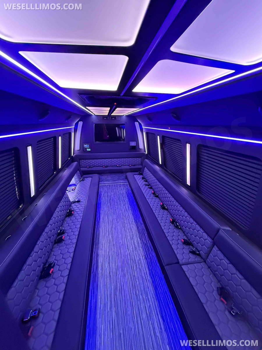 Princesslimos's tweet photo. When only the best will do, call / text https://t.co/TY6DQKfKpr at 508.677.9377 https://t.co/WFmG7u9mup