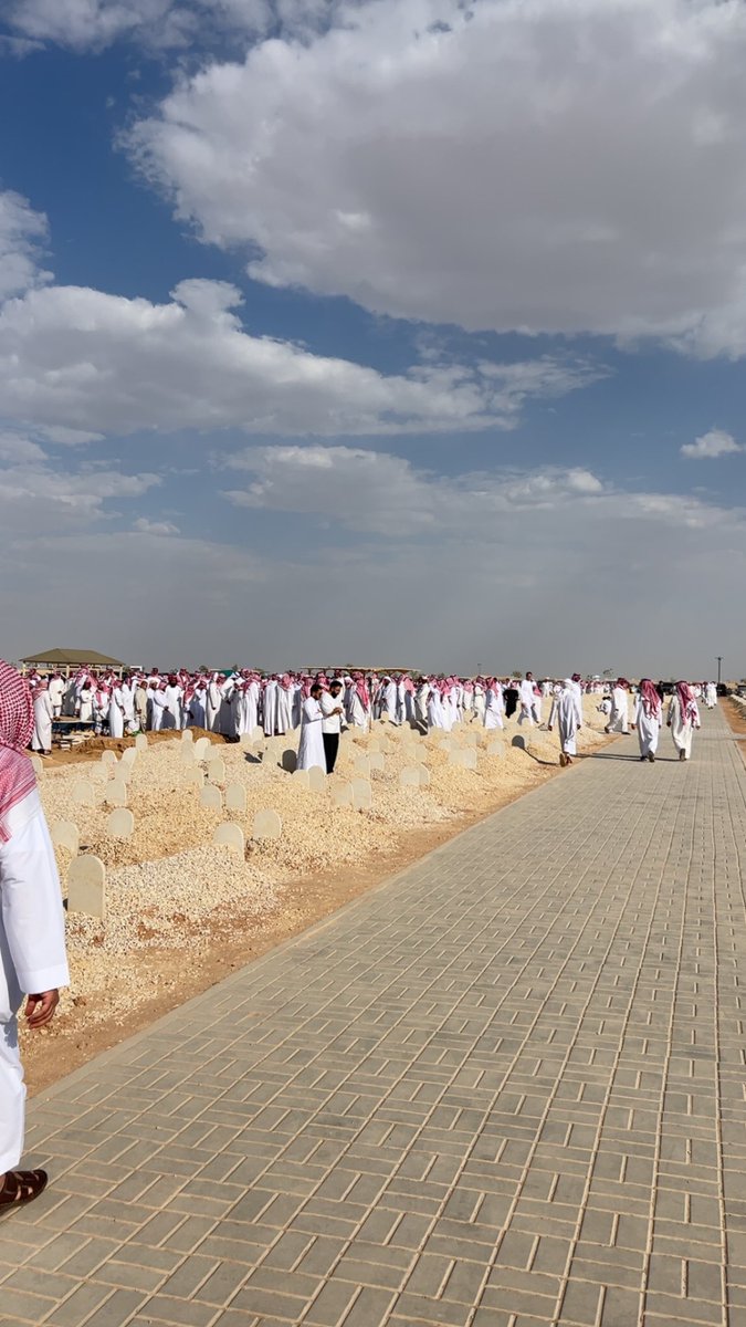 Nawaf_77n's tweet photo. اللهم اغفر لخالي صالح علي العجلان وارحمه وعافه واعف عنه وأكرم نزله ووسع مدخله واغسله بالماء والثلج والبرد ونقه من الخطايا كما ينقى الثوب الأبيض من الدنس https://t.co/NwN63NNIMV