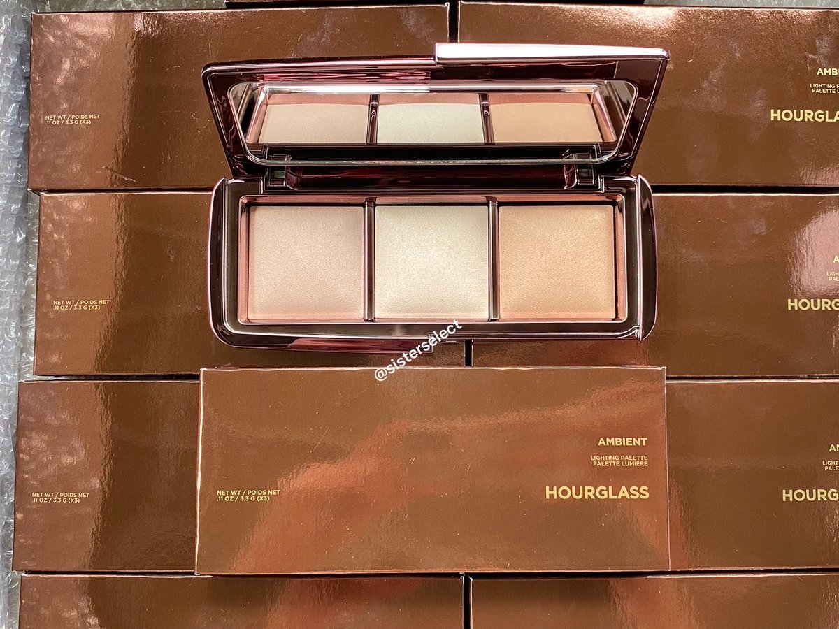 sister_select's tweet photo. 🩷 Hourglass Ambient Lighting Palette (เคาเตอร์ 3,250฿)

- จุดเด่นของแป้ง Ambient Lighting คืออนูแป้งที่เล็กละเอียดเป็นพิเศษ ช่วยกระจายการตกกระทบของแสงให้ดูสว่างไสว 
//  Dim Light // Incandescent Light  // Radiant Light 

price : 2,590 baht ♥️
#ส่งต่อสกินเเคร์ #ส่งต่อhourglass https://t.co/33fluld3Xc