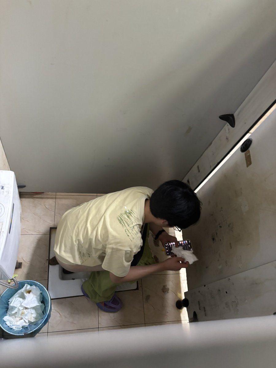 EmmaProvid89848's tweet photo. #scat #gay #gayscat #体育生 #体育生黄金 #重口 
视频太糊了，有没有贱狗愿意帮我买个会员 https://t.co/VBofAVtPIV
