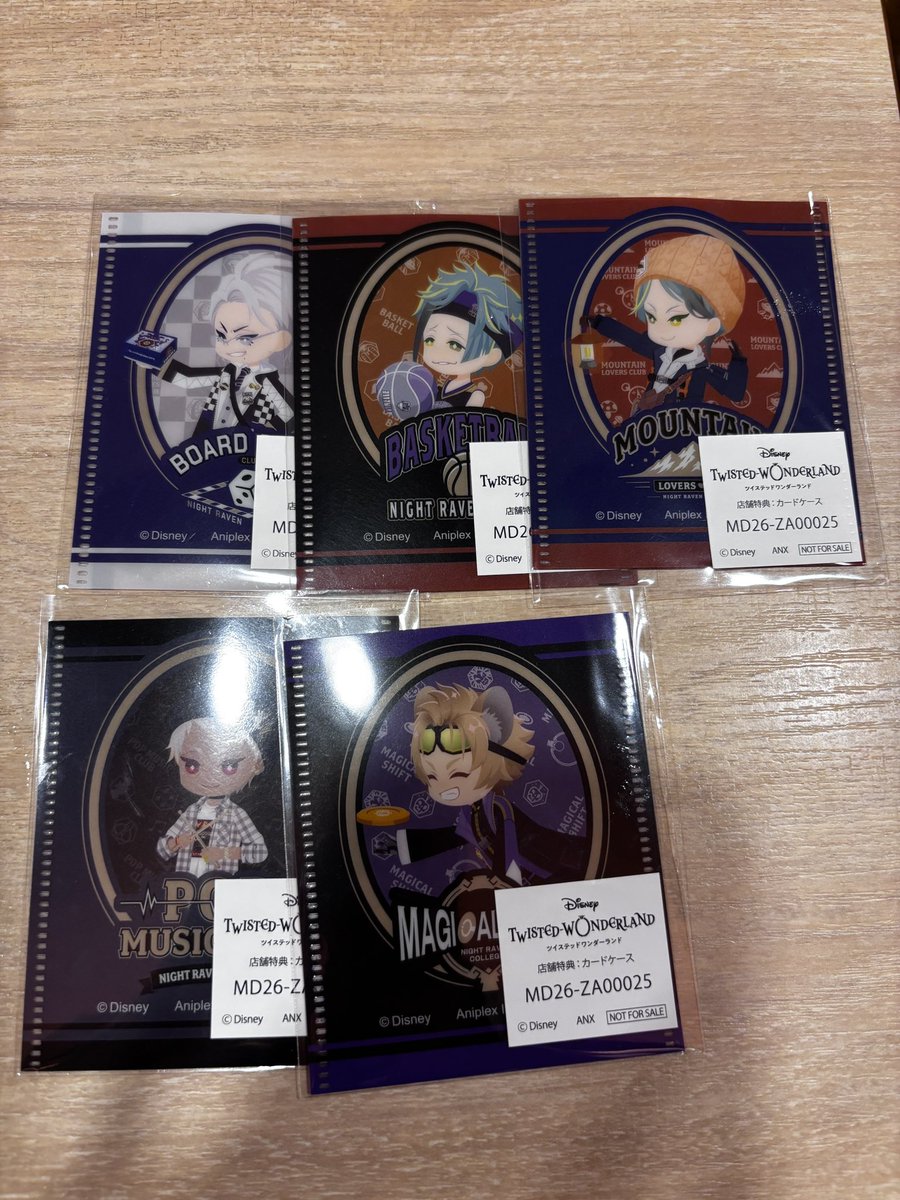 chacha_ddd's tweet photo. ツイステ 交換 クラブウェア 特典 カードケース

求:マレウス シルバー
譲:ラギー アズール ジェイド フロイド カリム

郵送でのお取引を希望しております。
お気軽にお声掛けください(❁ᴗ͈ˬᴗ͈) https://t.co/s1vIHfivzW