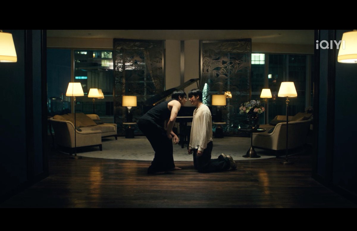 panacea95's tweet photo. ตอนดูในtrailerว่าดีแล้ว พอฉายจริง ซีนนี้ทำดีมากกกก ขอชื่นชมคนตัดเป็นพิเศษ จังหวะการตัด การเรียงลำดับภาพ การเลือกใช้สกอร์ เริ่ดมาก มันเร้าอารมณ์สุดๆ แบบไต่ขึ้นไปเรื่อยๆ ดีฮับเก่งนะ ถ้าไม่อ่านนิยายมาก่อนแทบจะฟันธงเลยว่าเจนใหญ่ไม่ใช่คน มันน่ากลัว ทำถึงอ่ะ เริ่ด ชอบ! #อย่าขอพี่เจนEP4 https://t.co/ZbJ795n4Jm