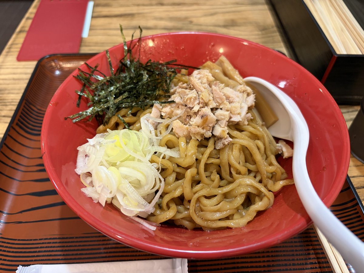 _Cabbage_Taro's tweet photo. みと食堂さん カレー油そば 並

油そば自体そんな食べないけど、量も問題なくスルッと美味しく頂けました！初訪問でしたが職場も近いしリピ確定！

大盛りにしとけば良かったな…次回こそは🥺
@MITOSYOKUDO https://t.co/aV2fWQp4Cr