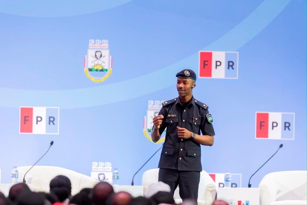 rpfinkotanyi's tweet photo. Ikiganiro cya mbere cyatanzwe n'urubyiruko ruri mu mirimo itandukanye aribo @KalimpinyaQueen ukina umukino wo gusiganwa mu modoka, Nkurunziza Patrick, wahoze ari umurwanyi w’umutwe w'iterabwoba wa FDLR ndetse na AIP David Shumbusho ukora mu ishami ry'inozamubano n'itangazamakuru muri Polisi y'u Rwanda.