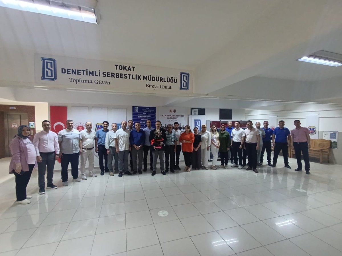 tokatdsm's tweet photo. 2026 yılı yaz kararnamesi ile Ankara Batı Denetimli Serbestlik Müdürlüğü'ne tayin olan Kurum Müdürü Vedat Gülşen, bugün Tokat Denetimli Serbestlik Müdürlüğü’ndeki son mesaisini tamamlayarak çalışma arkadaşlarına veda etti. https://t.co/w2CMn5XHPd